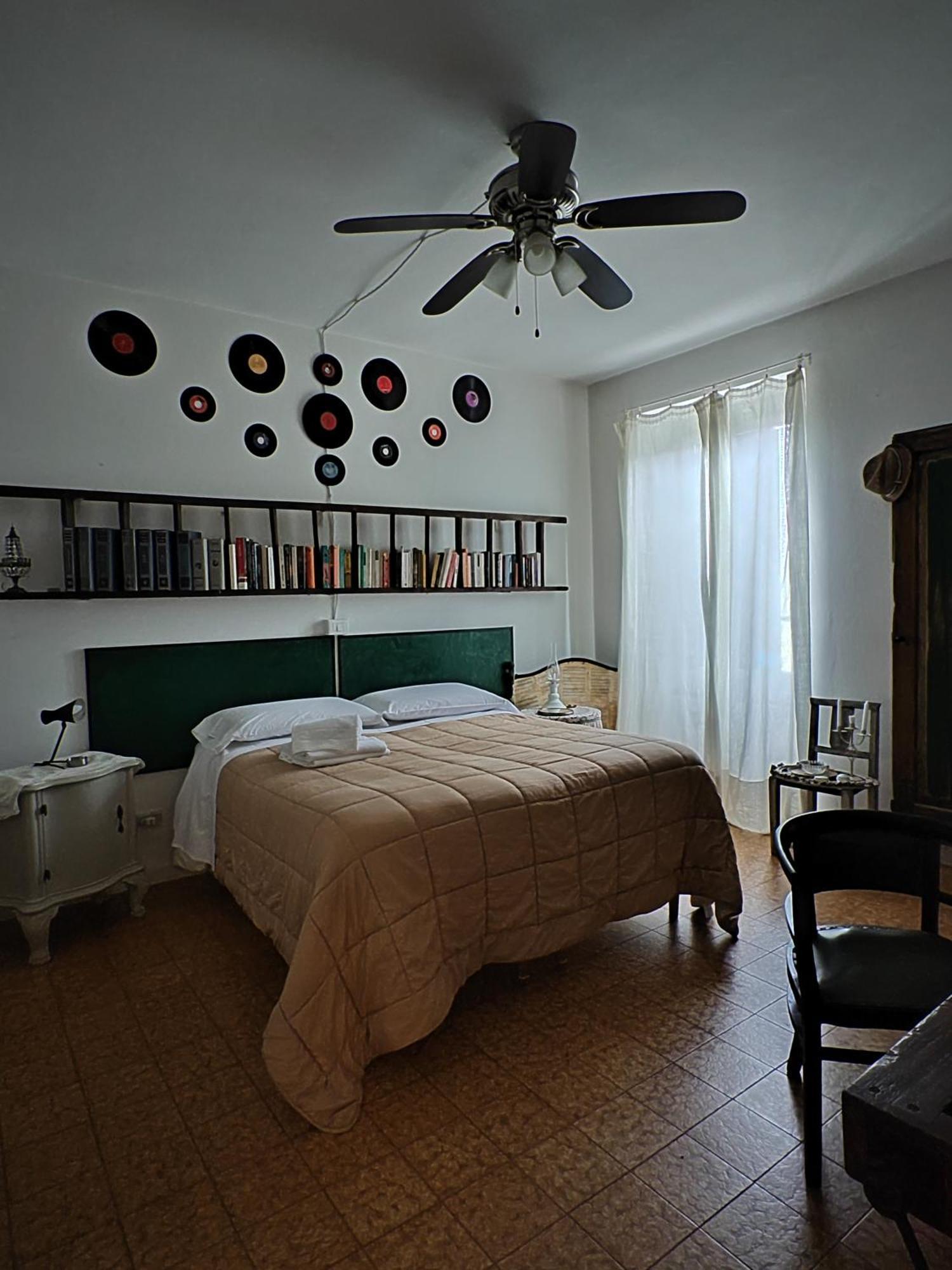 B&B Lamagia Di Corte Moronati Sirmione Pokoj fotografie